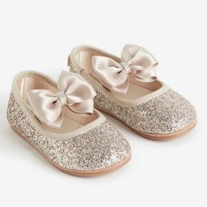 H&M baby light gold shoes with bows